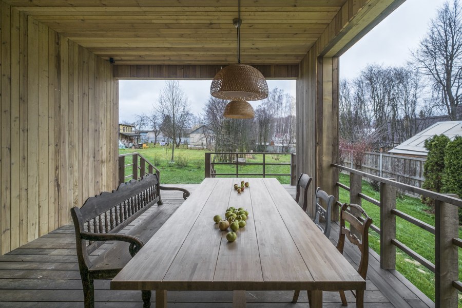 Веранда в русском дачном стиле