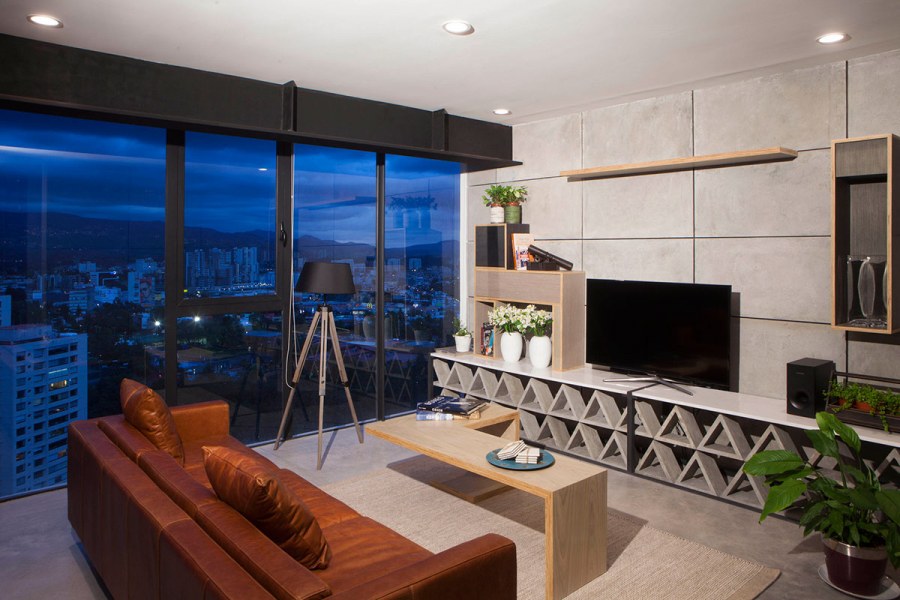 Студия с панорамными окнами