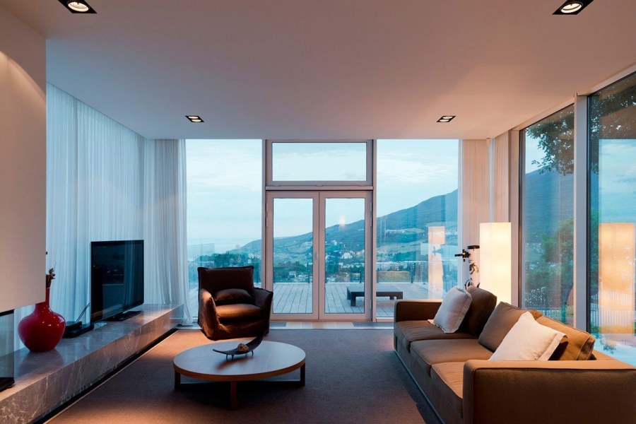 Гостиная с панорамными окнами