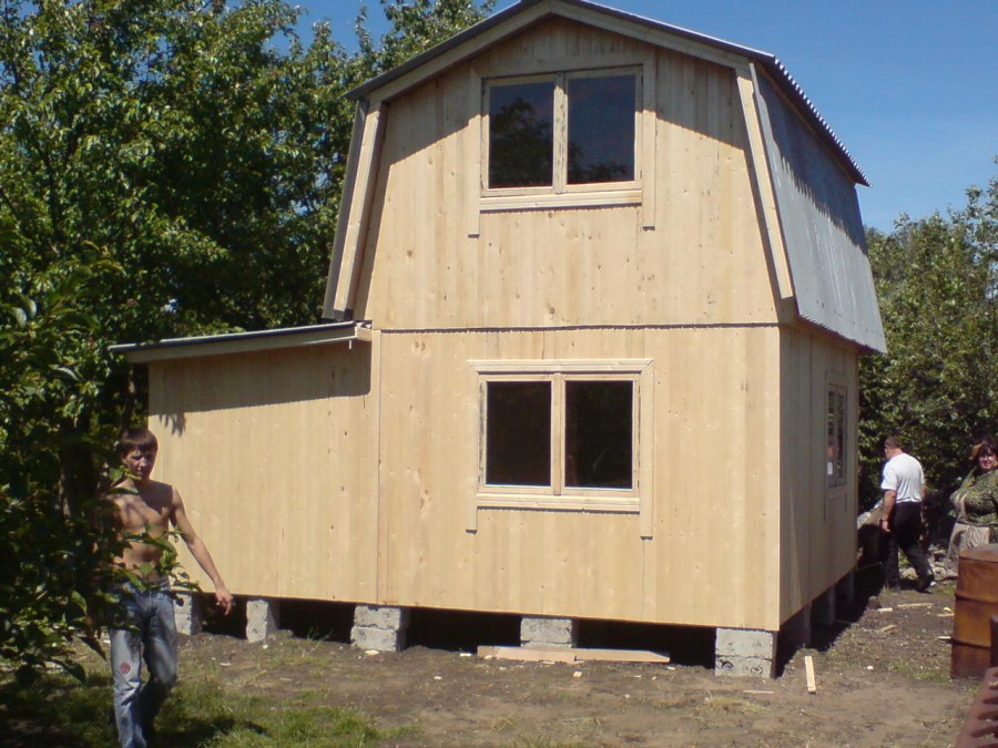 Щитовой дачный домик