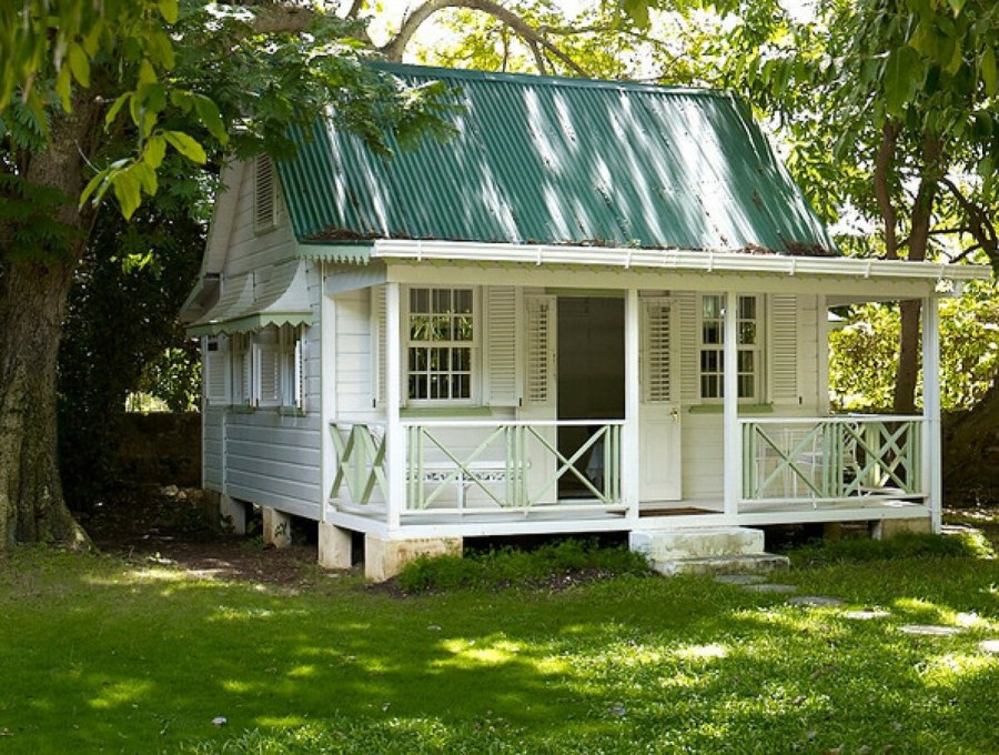 Тини Хаус с верандой