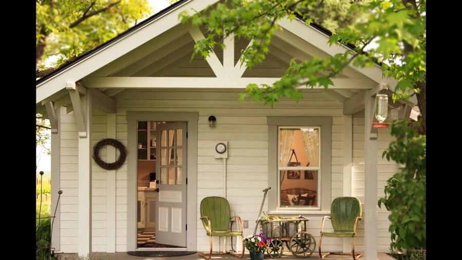 Небольшой дачный домик