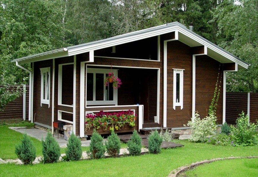 Летний дом на участке