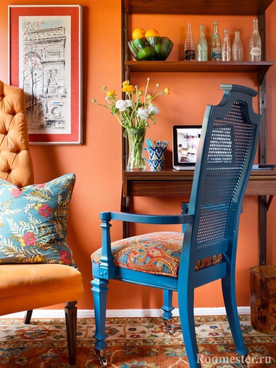 Синий и оранжевый в интерьере