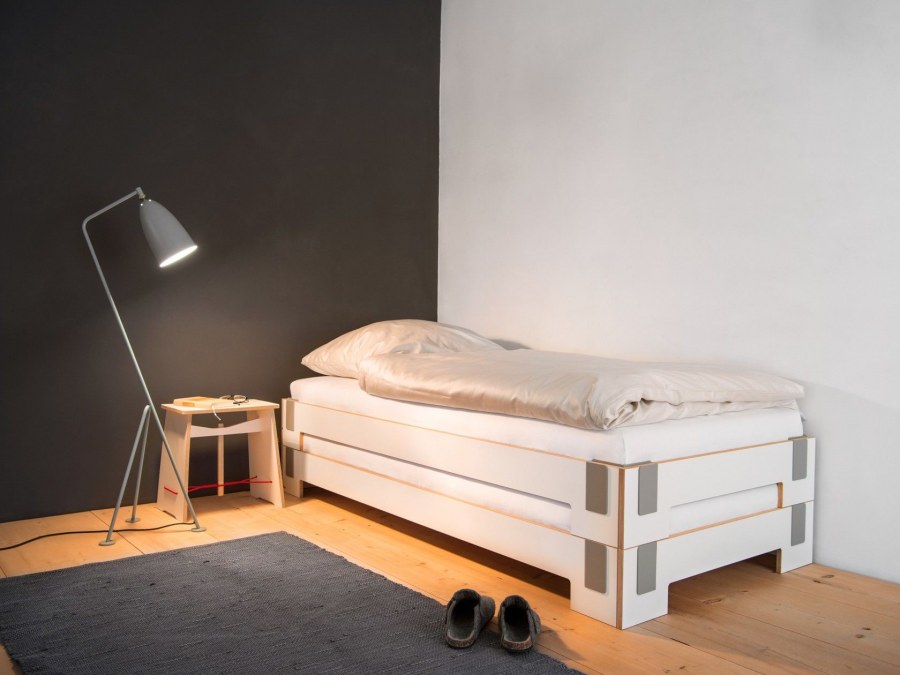 Девушка спит