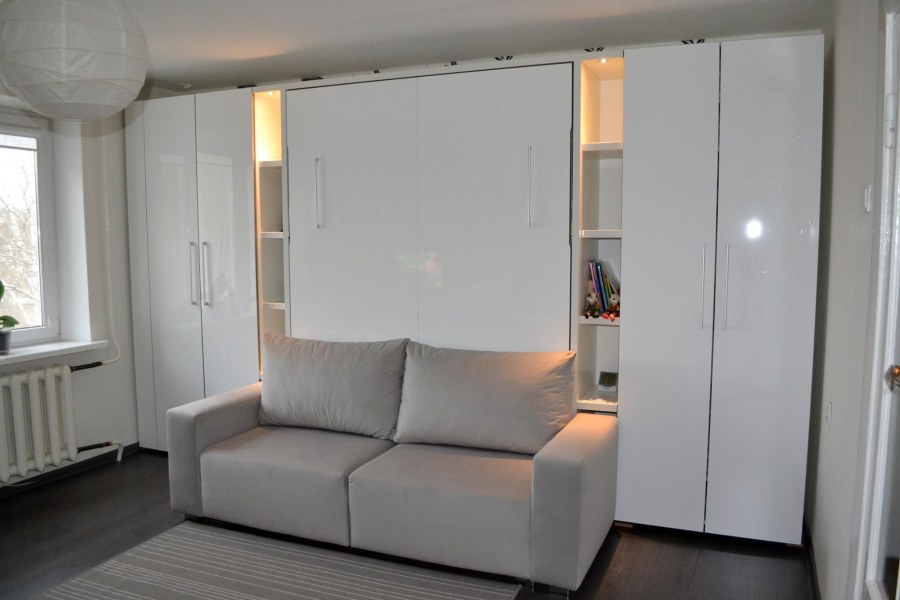 Кровать трансформер в гостиной