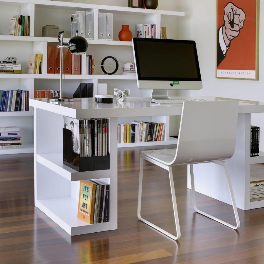 Полки над рабочим местом