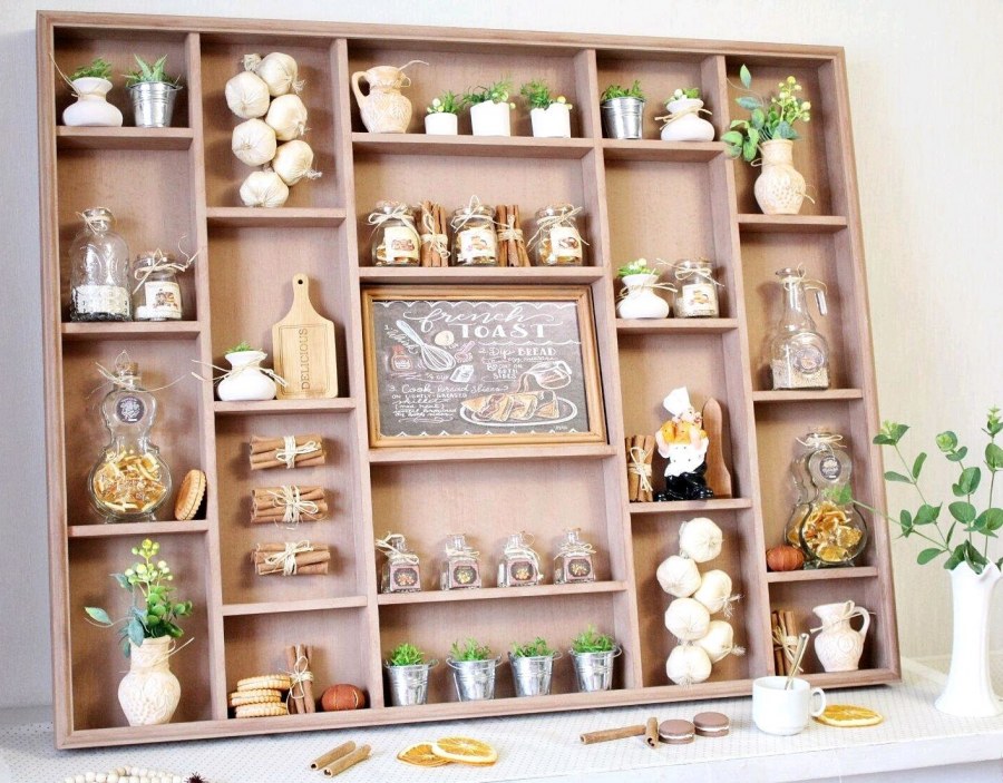 Открытые полки с декором