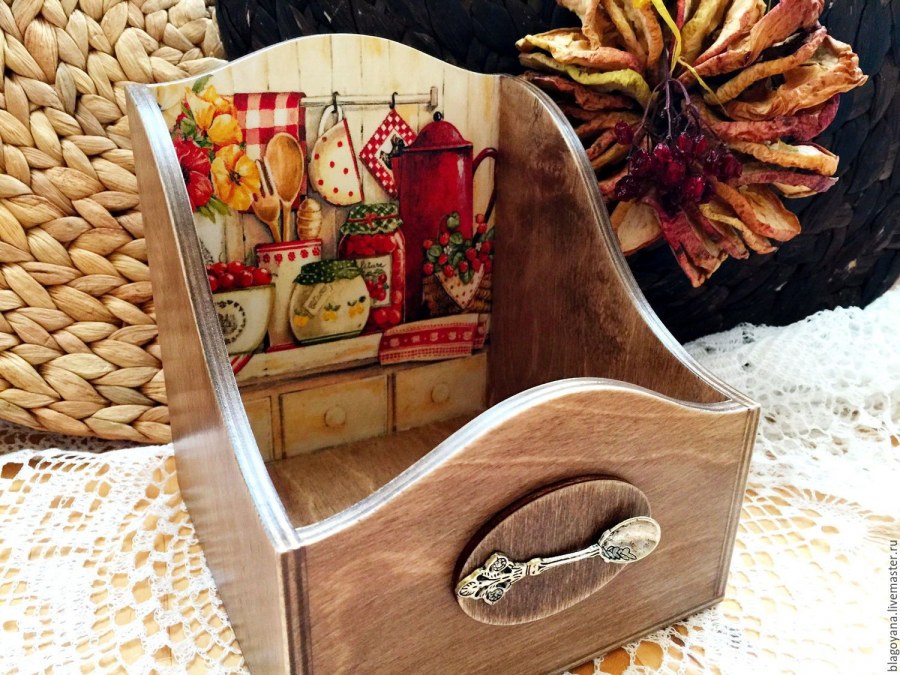 Деревянный короб для кухни
