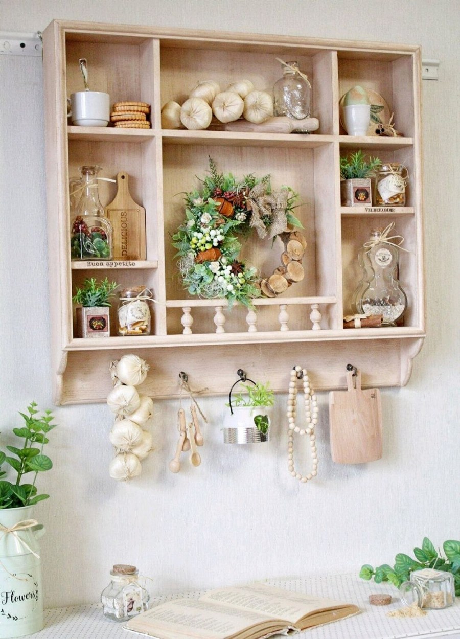 Деревянные полки