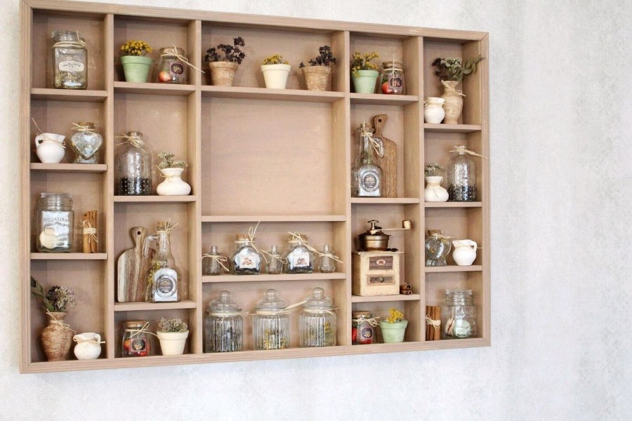 Кухонная полка коричневая