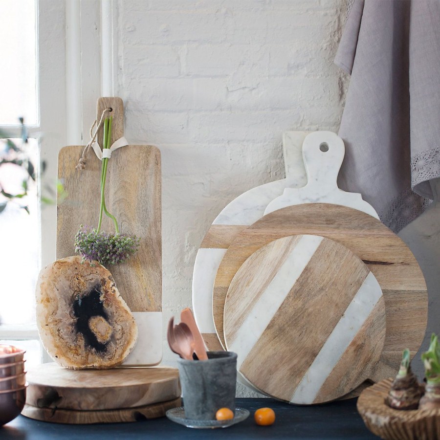 Декор для кухни из дерева