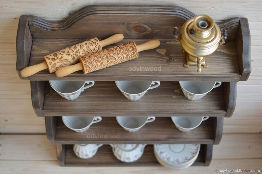 Деревянная полка на кухню