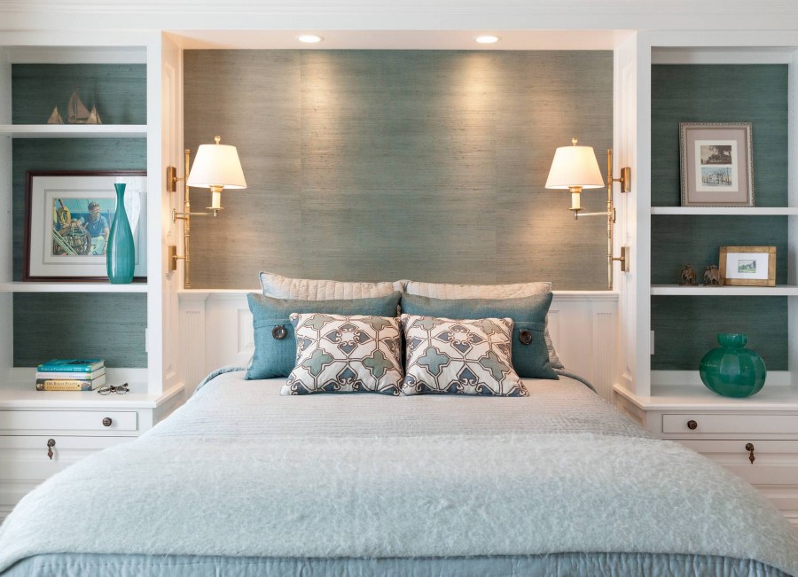 Ниша над изголовьем кровати