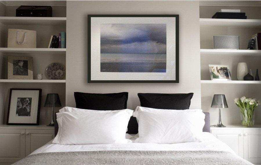 Ниша полка в изголовье кровати