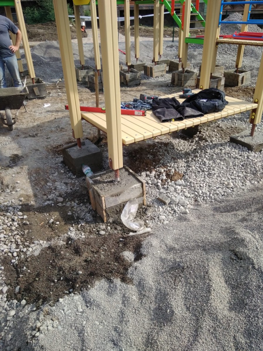 Бетонирование детской площадки