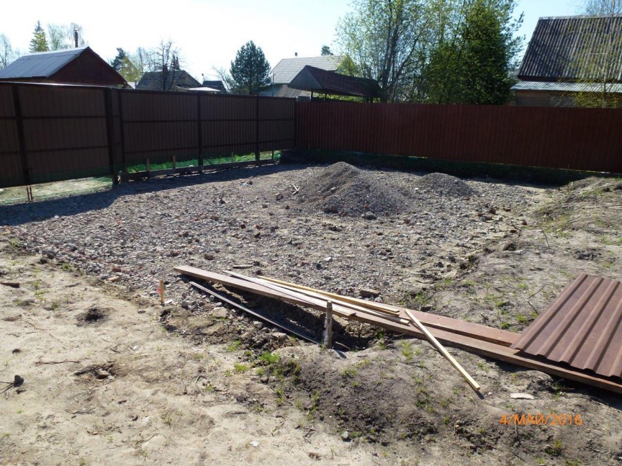 Бетонированная площадка на даче