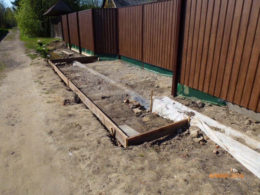 Бетонированная площадка на даче