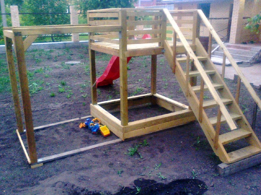 Опалубка для бетонирования площадки