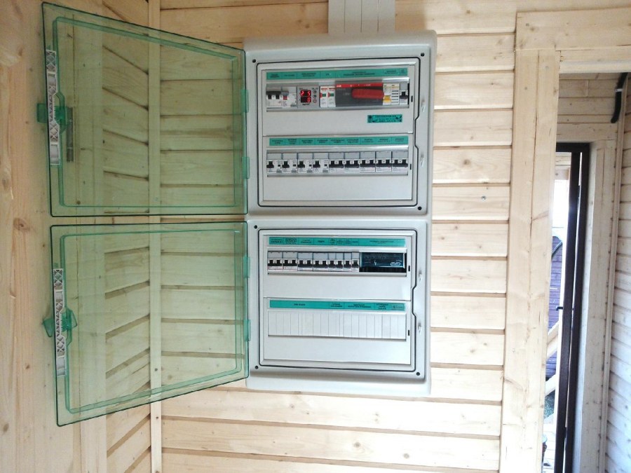Электрощит в деревянном доме
