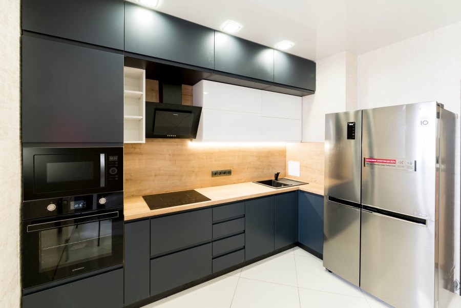 Матовая кухня с ручками