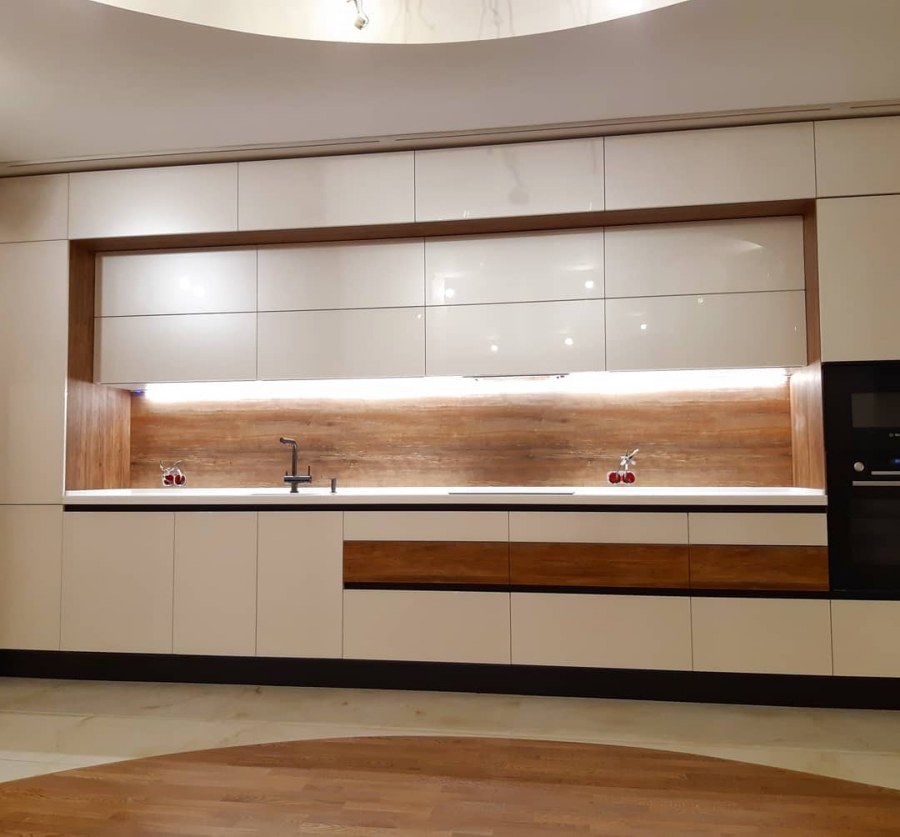 Двухуровневые кухонные гарнитуры