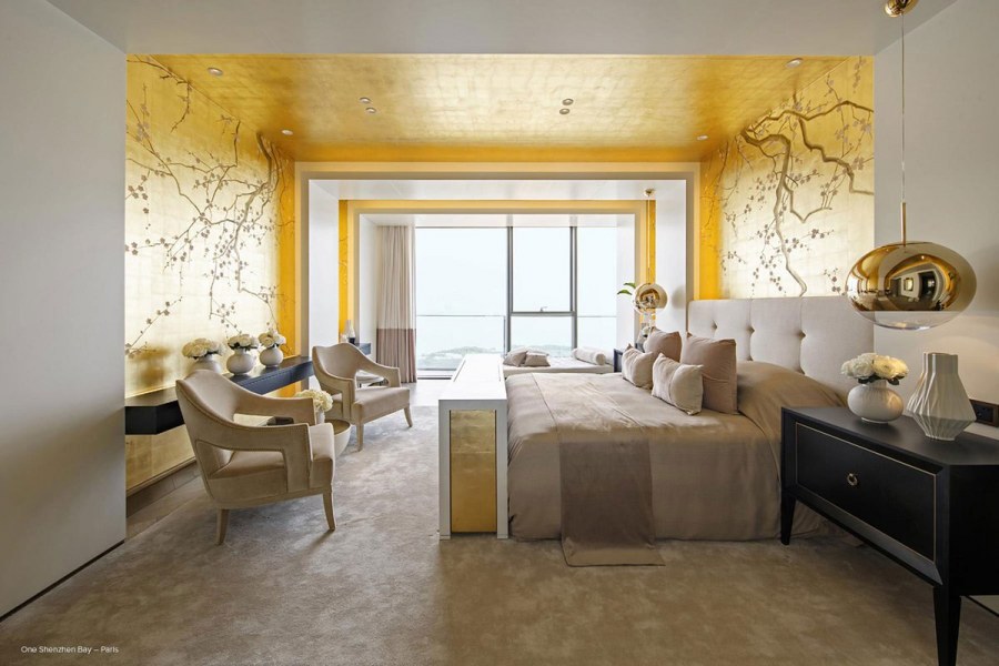 Желтые стены в спальне