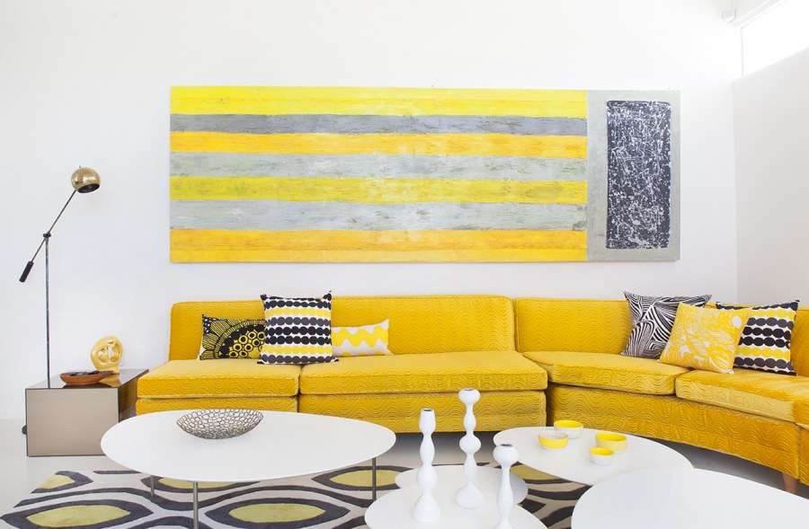 Обои для стен в интерьере гостиной