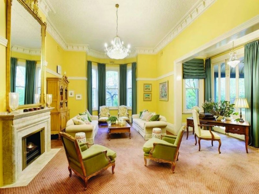 Шторы к желтым стенам