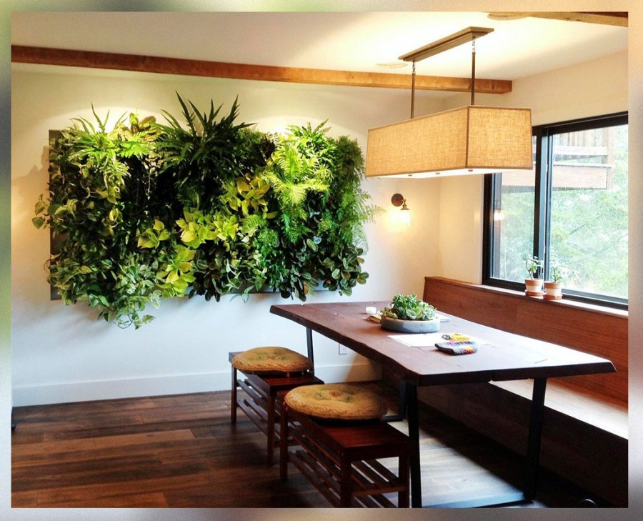 Фитостена из искусственных растений в интерьере