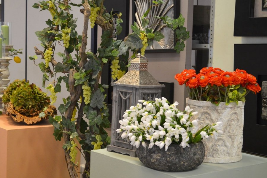 Украсить дом искусственными цветами