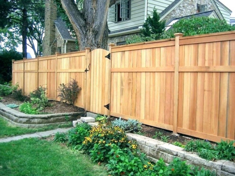 Оригинальный деревянный забор