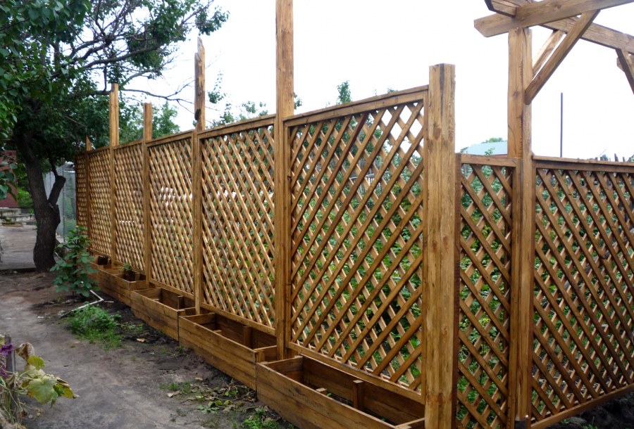 Деревянный забор