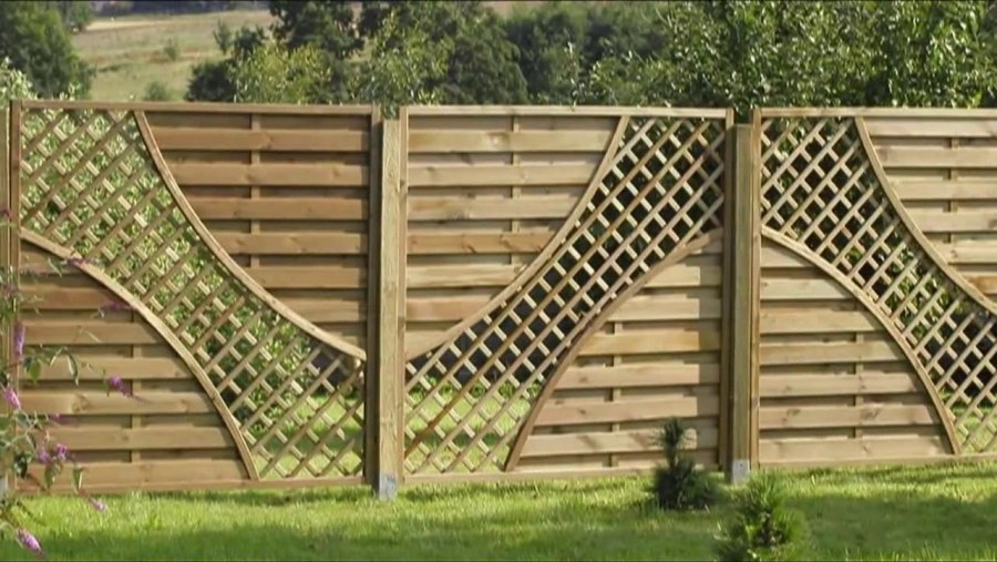 Забор из дерева