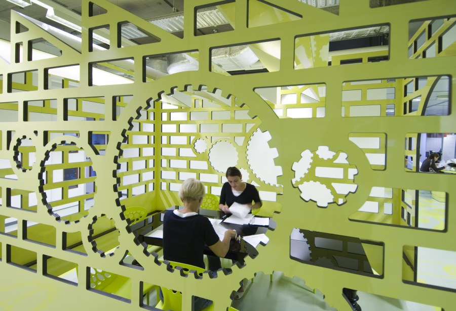 Креативный интерьер в школе