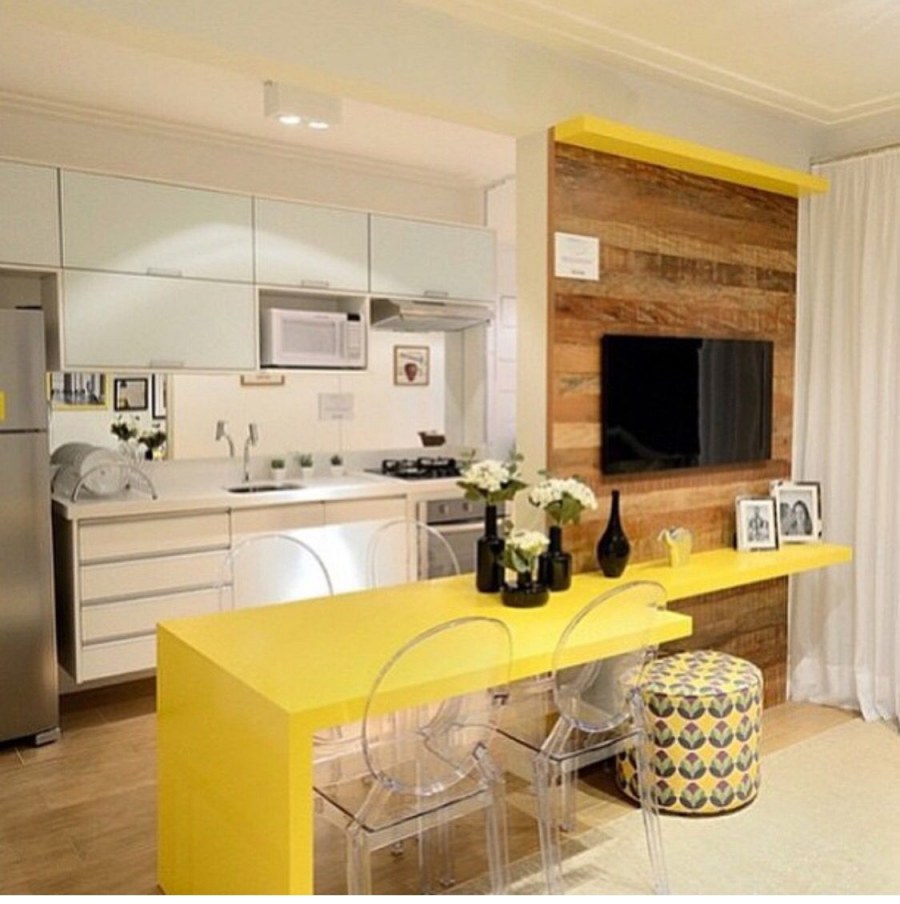 Бело желтая кухня гостиная
