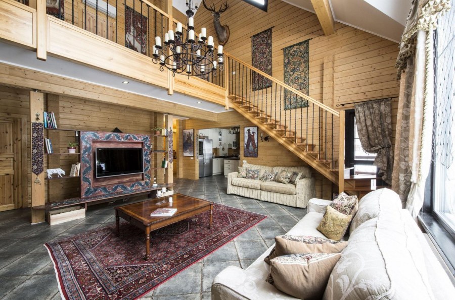 Красивый дом внутри гостиная