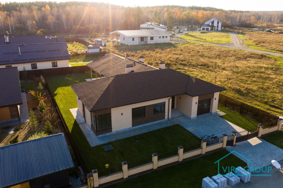 Спальня 19 кв обои с узорами