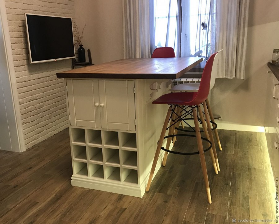 Кухонный остров со столом