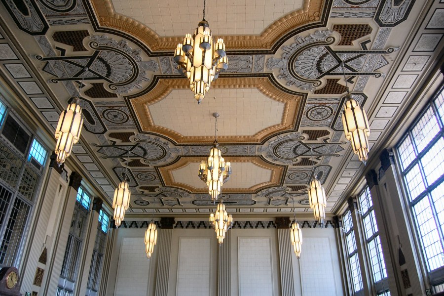 Кессонные потолки в стиле арт деко