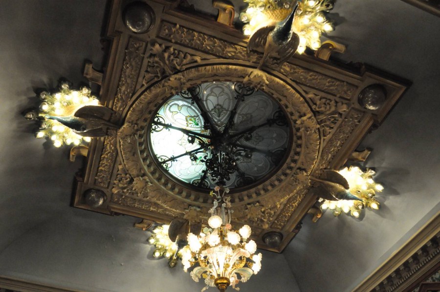 Часы для фото в интерьере стиле ар-нуво 20 век