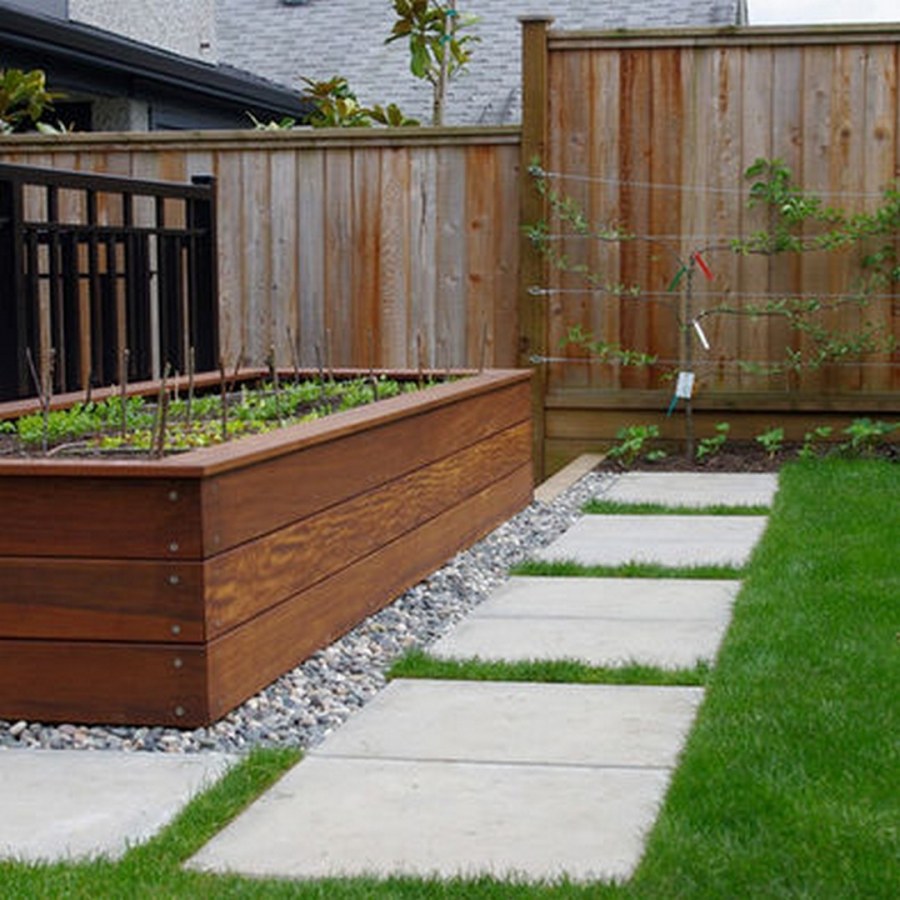 Клумбы из ящиков деревянных