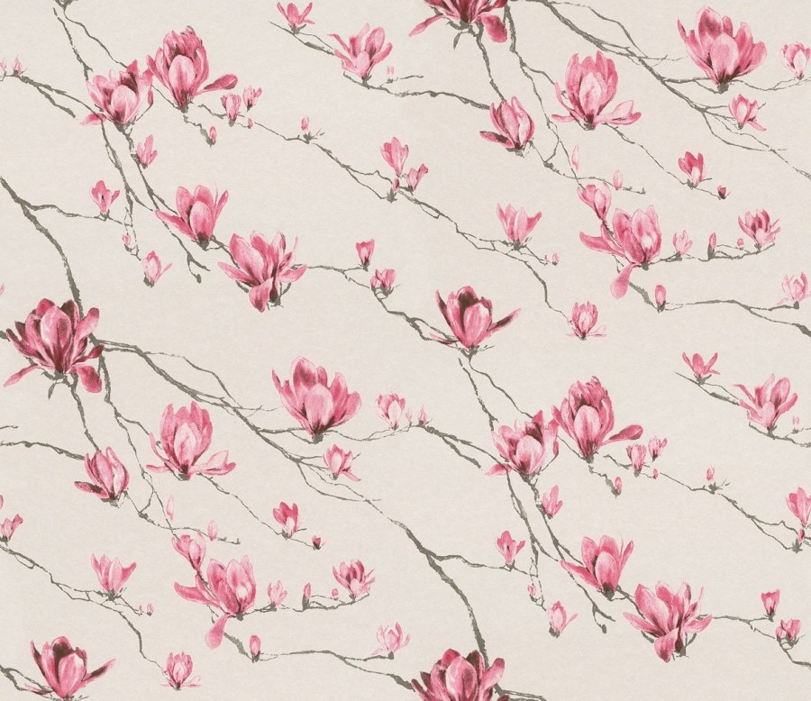 Акварельные цветы на стене