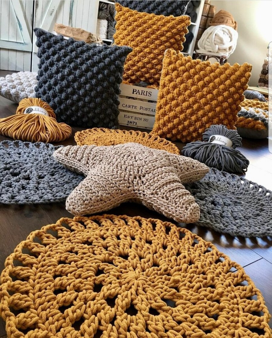 Вязаные подушки