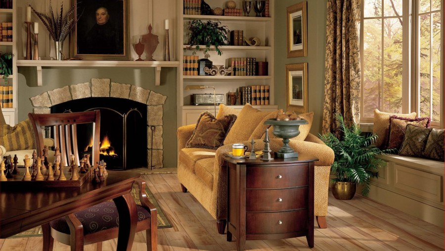 Гостиная с камином из темного дерева