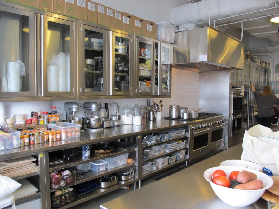 Профессиональная кухня в квартире