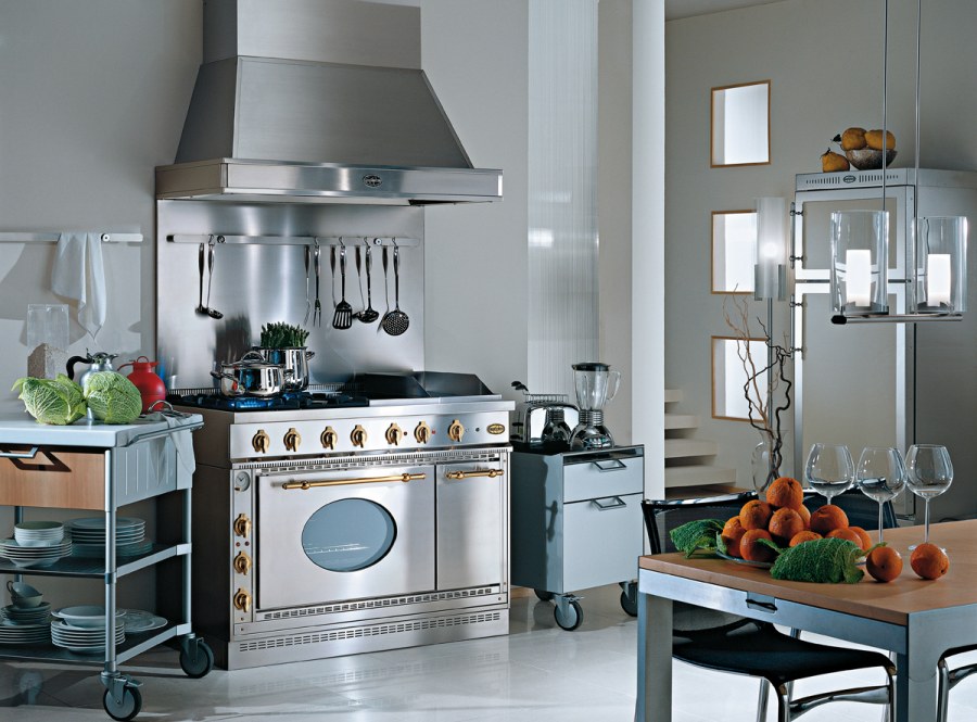 Вытяжка в плите кухонной