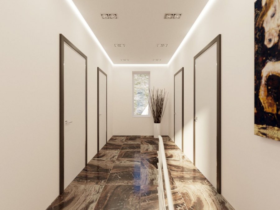 Длинный коридор в частном доме