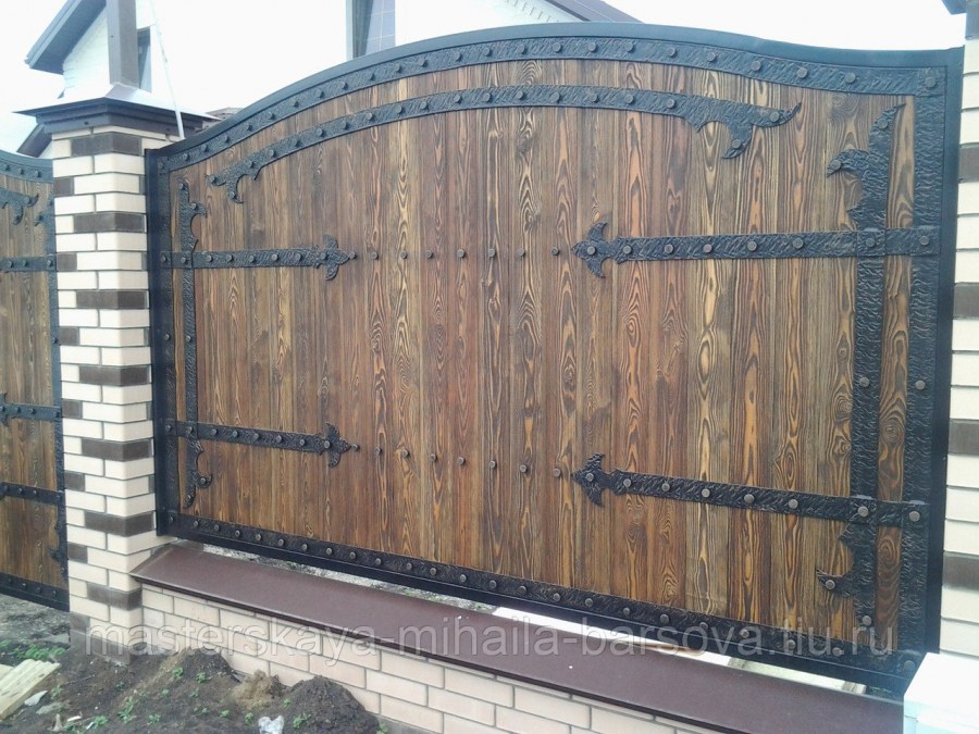 Деревянные ворота