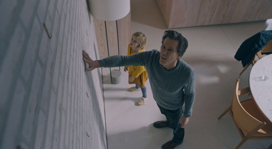 Кевин Бейкон и Аманда Сейфрид фильм